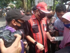 Hari Ketiga Pembokaran SKM, Warga Sempat Ancam Akan Bakar Diri