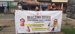 Relawan Peduli Covid-19 Samarinda Bagikan Sabun Cuci Tangan Dan Vitamin Kepada Warga