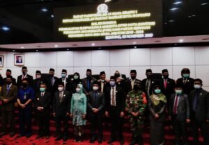 Khidmat, Sutarmin Bacakan Sumpah Janji Jabatan Anggota DPRD Bontang Menggantikan Etha Rimba Paembonan