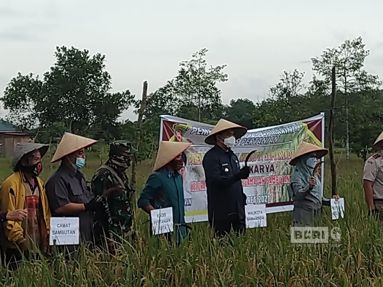 Andi Harun Ikut Hadiri Panen Raya di Kelurahan Makroman kecamatan Sambutan