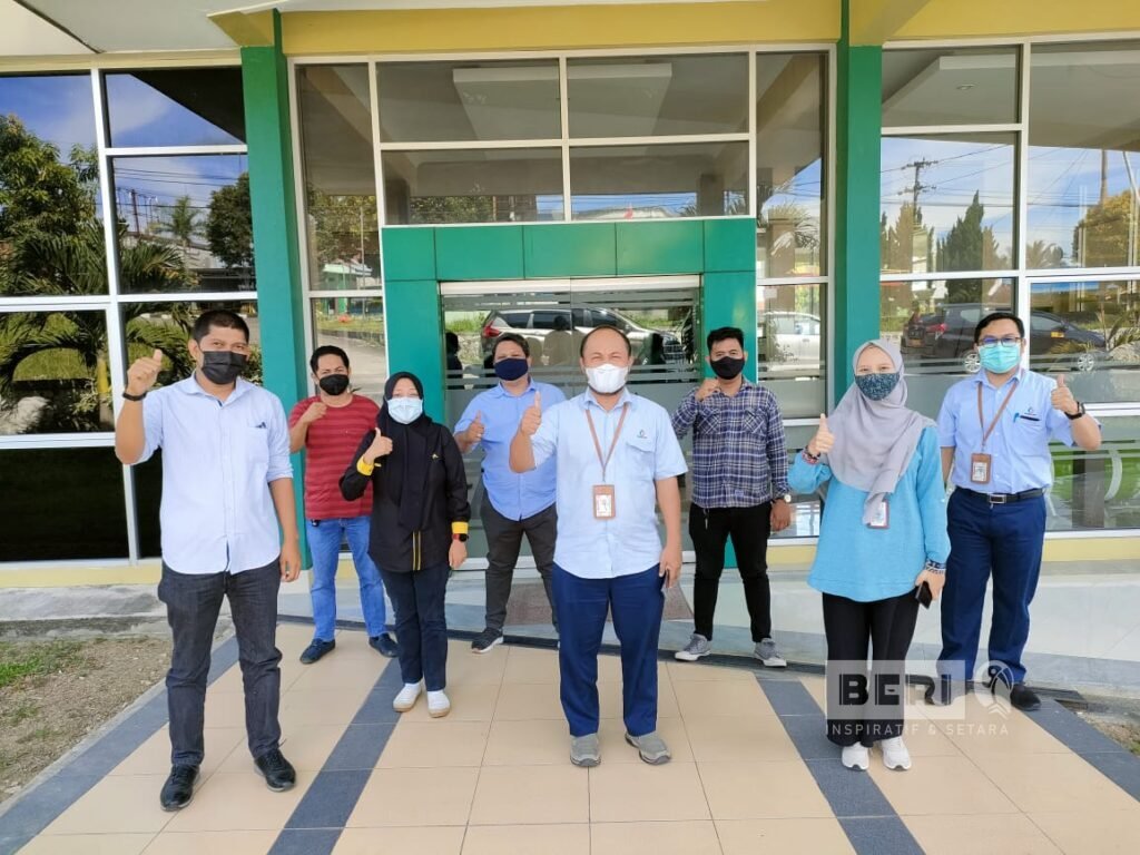 Foto bersama, antara pengurus JMSI Bontang bersama dengan Manager CSR Relation PT. Badak LNG dan Staff