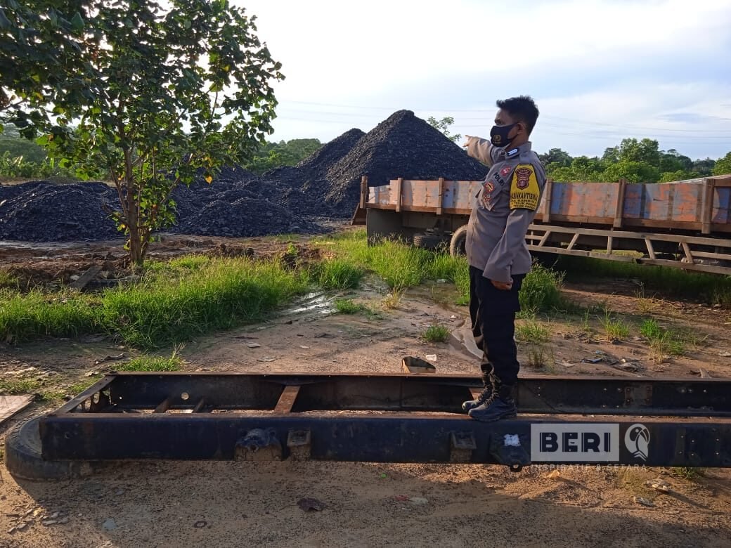 Pengecekan lokasi penumpukan batu bara oleh Polres Kutim (doc. Istimewa)