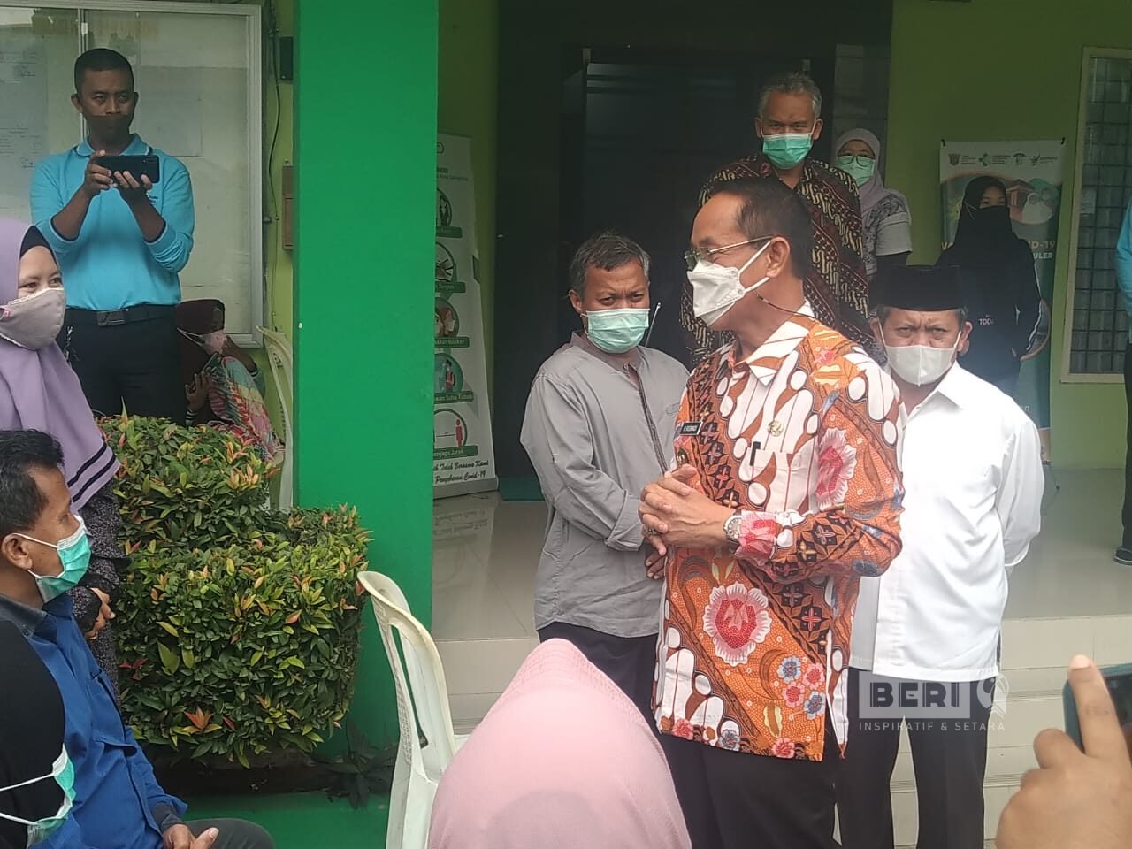 Wakil walikota Samarinda Rusmadi, Saat tinjau vaksinasi calon jamaah haji di Kantor Kemenag Samarinda