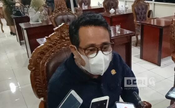 Wakil ketua DPRD kota Balikpapan Sabaruddin Panrecalle saat diwawancarai awak media pasca sidang paripurna LKPJ Tahun Anggaran 2020