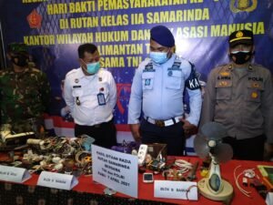 Personil Gabungan Rutan Kelas IIA Samarinda Bersama TNI dan Polri, Geledah 54 Kamar Hunian Warga Binaan