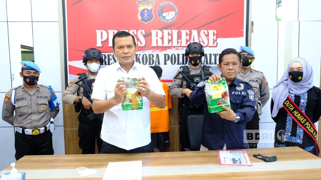 Ditresnarkoba Polda Kaltim gelar Press Release pengungkapan kasus penyalahgunaan narkotika dengan barang bukti sebanyak 2.036 gram sabu, Rabu (21/04)