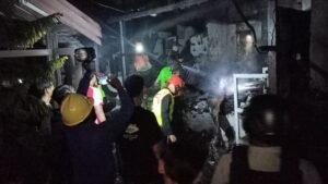 Kebakaran Dini Hari Di Kelurahan Damai, Belum Diketahui Sebabnya