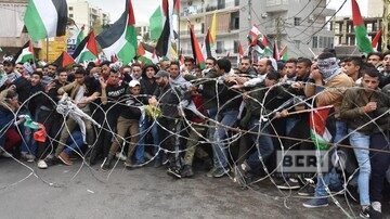 Ilustrasi aksi demo membela Palestina. (Anadolu Agency/Furkan Güldemir)