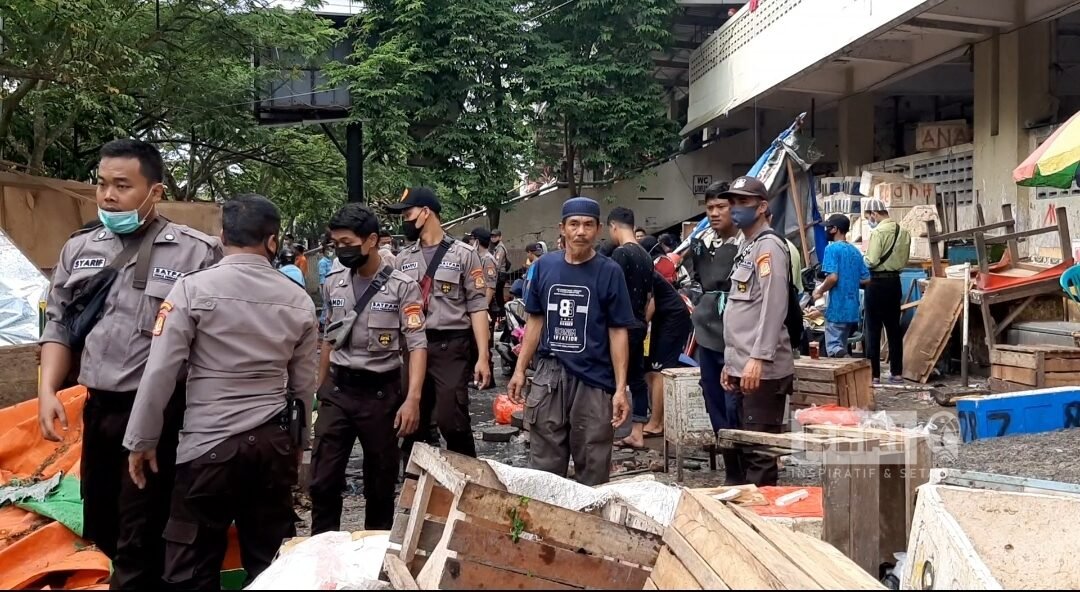 Ratusan PKL di Area Pasar Pandan Sari Ditertibkan