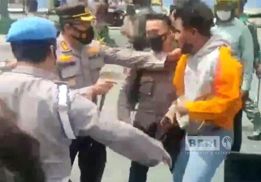 Demo Mahasiswa Tuntut Stop PPKM di Balikpapan Ricuh