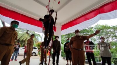 Kisah Heru Yang Berjalan Dengan Enggrang Dari Balikpapan Ke Samarinda