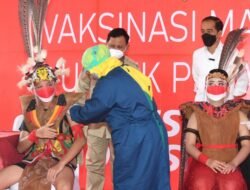 Presiden Joko Widodo Tinjau Vaksinasi Pelajar di Samarinda Diikuti 1.053 Peserta