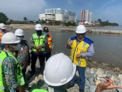 Irwan Tinjau Proyek Pengendalian Banjir di Muara Sungai Ampal, Rampung Akhir Tahun