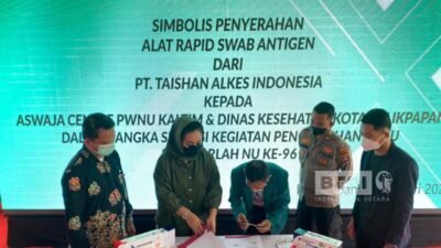 Jelang Pengukuhan PBNU di Kalimantan Timur, Seribu Rapid Test Antigen Lindungi Harlah NU ke-96. ©Shinta/beri.id