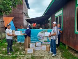 PT Anugrah Rizkie Gunung Bagikan 600 Paket Sembako Untuk Korban Banjir Kutim
