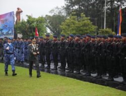 Peringati HUT TNI ke-77, Satu Kompi Brimob Polda Kaltim Ikuti Upacara di Makodam VI Mulawarman