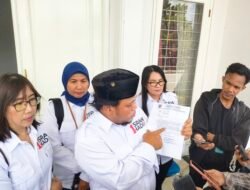 Pose Dua Jari Rusmadi Dikampaye Rudy – Seno Berujung Laporan ke Bawaslu Hingga DPP PDI