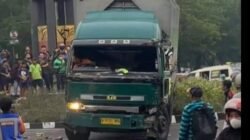 Sopir Truk Kontainer yang Ugal-ugalan di Tanggerang Luka Serius Setelah Terlibat Insiden dengan Warga