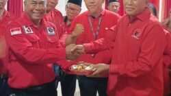 PDI Perjuangan Samarinda Rayakan HUT Ke-52 Dengan Potong Tumpeng, Sugiyono Dorong Seluruh Kader Berikan Manfaat Bagi Masyarakat Sekitar