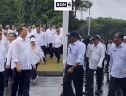 Dikumpulkan di Monas, Ratusan Kepala Daerah Terpilih Hujan-hujanan Ikuti Gladi Bersih untuk Pelantikan