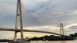 Rugi Ratusan Juta Rupiah, Maling Kabel Bikin Jembatan Mahkota II Gelap