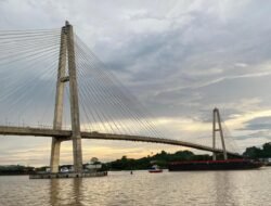 Rugi Ratusan Juta Rupiah, Maling Kabel Bikin Jembatan Mahkota II Gelap