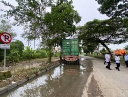 20 Unit Peti Kemas Sepanjang TPK Palaran-Simpang Bantuas Ditindak Dishub Samarinda