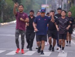 Momen Hasto Kristiyanto Pantau Tata Kota Samarinda Sambil Jogging 5 KM ke Citra Niaga