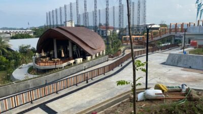 Masih Masa Pemeliharaan Enam Bulan, Kabel Lampu Taman Balai Kota Samarinda Keburu Raib