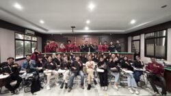 Tingkatkan Literasi Media, BEM FH UNIBA Gelar Kelas Jurnalistik Bersama AJI Balikpapan