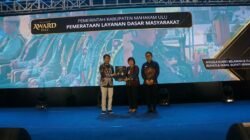 Pemkab Mahulu Terima Penghargaan Pemerataan Layanan Dasar pada Tribun Kaltim Award 2026