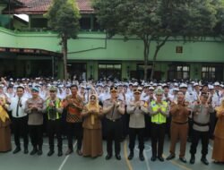 Cegah Penyalahgunaan Narkoba, Kapolres Ponorogo Pimpin Upacara di SMPN 4 